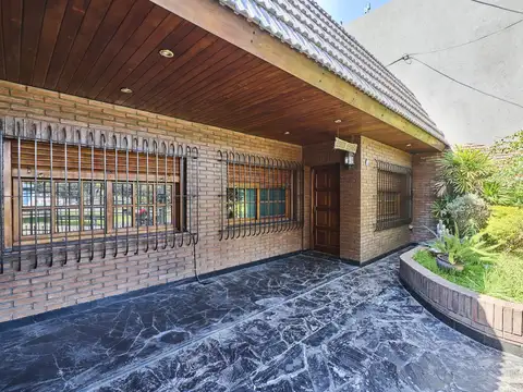 Casa en Venta en Mataderos, USD 269.000