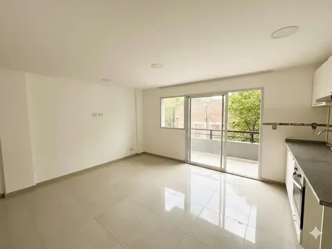 España 1000, Piso 2