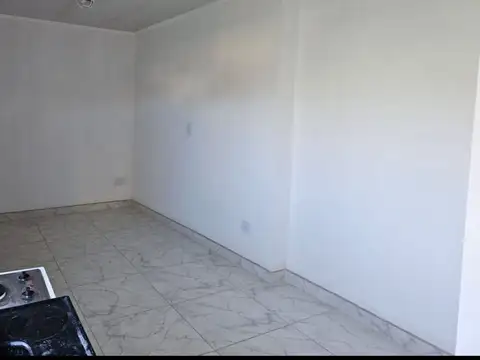 Departamento en Alquiler en Jose Leon Suarez, $ 300.000