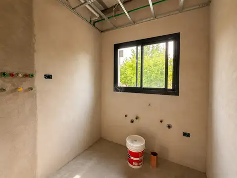 Casa 4 ambientes con 2 baños