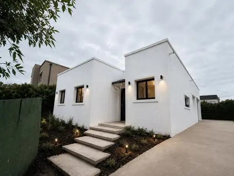 Casa  en Venta en Santa Elena, Pilar del Este, Pilar