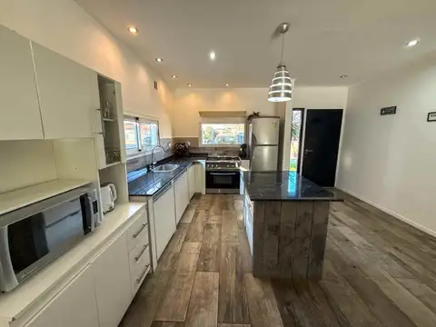 VENTA CASA 3 DORMITORIOS CON PILETA SAN RAMIRO