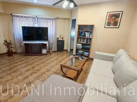 CASA 5amb. con jardin, quincho y cochera VILLA REAL