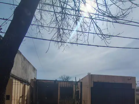 CASA EN VENTA EN PERGAMINO CON PATIO 