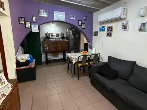 Casa 3 ambientes con 1 baño