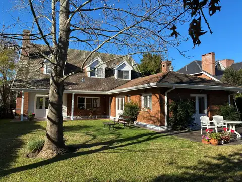 IMPECABLE CHALET EN ABRIL CLUB DE CAMPO