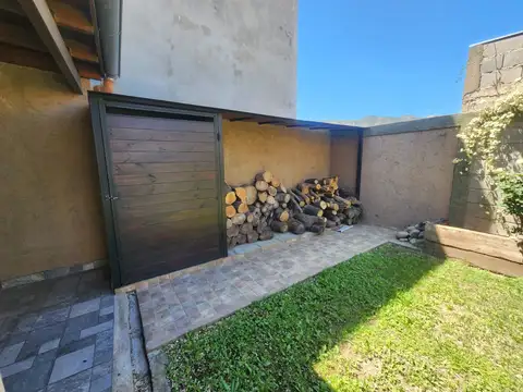 Casa 6 ambientes con 4 baños