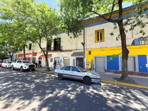 VENTA EDIFICIO CON DEPARTAMENTOS Y LOCALES LA BOCA