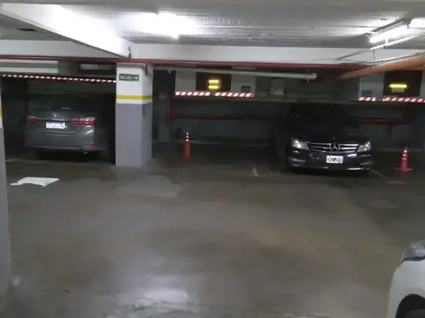 Cocheras en Barrio Norte, excelente oportunidad