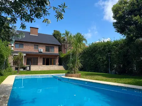 Casa en Venta, 4 Dormitorios, Con Jardín - Martínez, San Isidro