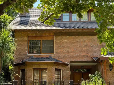 Casa 7 ambientes con 4 baños