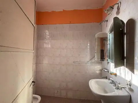 Depto Tipo Casa en Venta 50 años