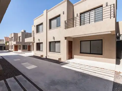 Depto Tipo Casa en Venta de 3 ambientes