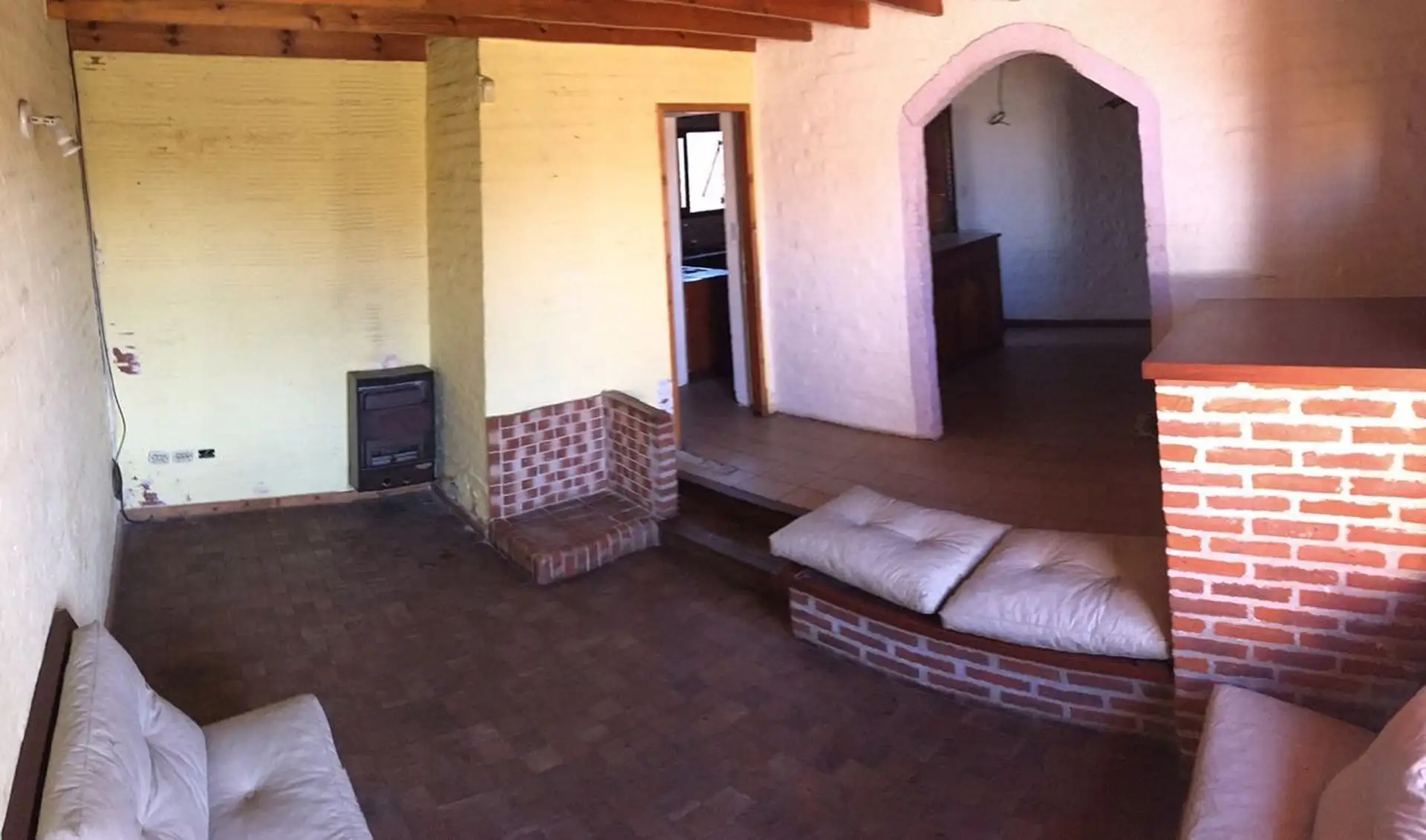 Chalet 4 amb. con parque y garage - Rosales y Dellepiane