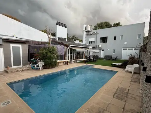 Casa en Venta con 1 cochera