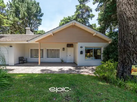 Venta casa en Carilo