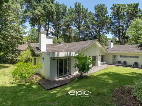 Venta casa en Carilo