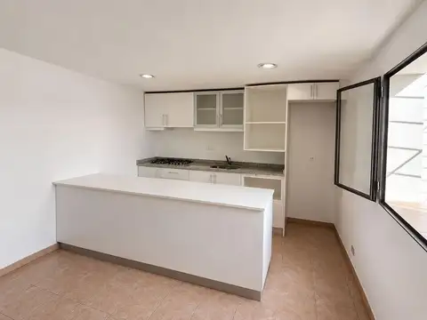 Oficina en Alquiler en General Paz, $ 595.000