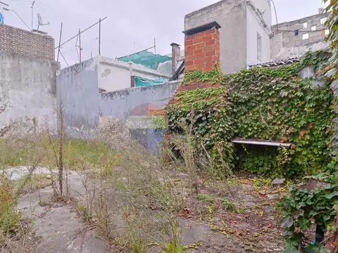 VENTA CASA A RECICLAR LA COMERCIAL