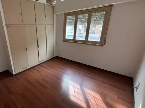 Casa en Alquiler con 1 cochera