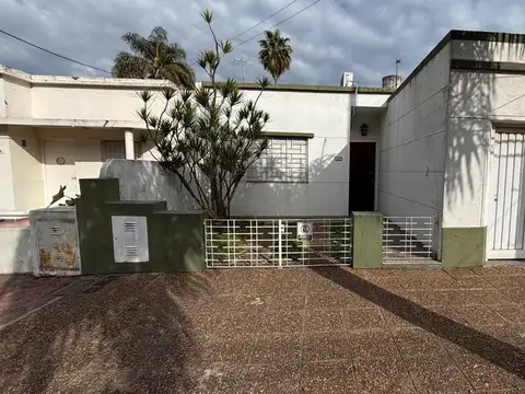 casa 3 ambientes con cochera alquiler Ramos Mejia