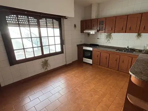 Casa en Alquiler en Ramos Mejia, $ 1.800.000