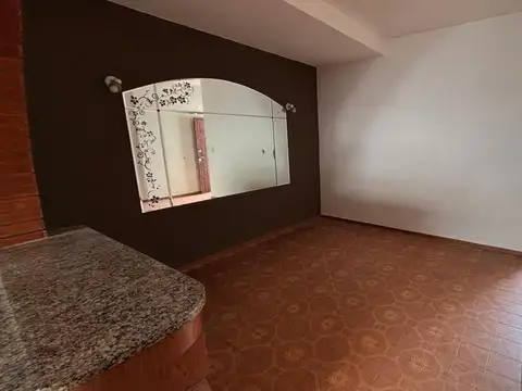 casa 3 ambientes con cochera alquiler Ramos Mejia