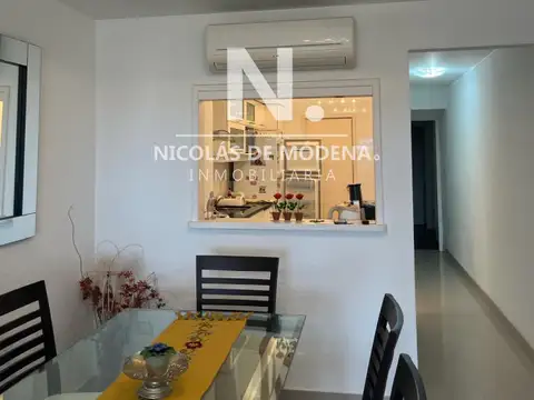 Vende apartamento de 3 dormitorios en Mansa, Punta del Este.