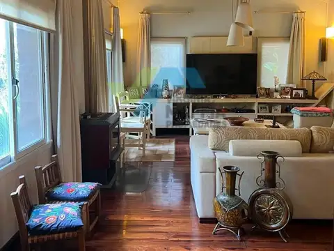 Casa 4 ambientes con 3 baños