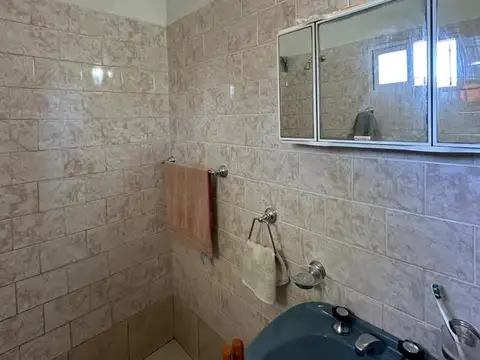 Casa 2 ambientes con 1 baño