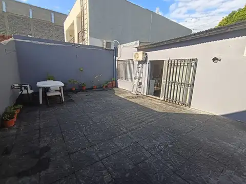 CASA EN LOTE PROPIO DE TRES AMBIENTES CON PATIO, Ferre 6400 - Villa Lugano