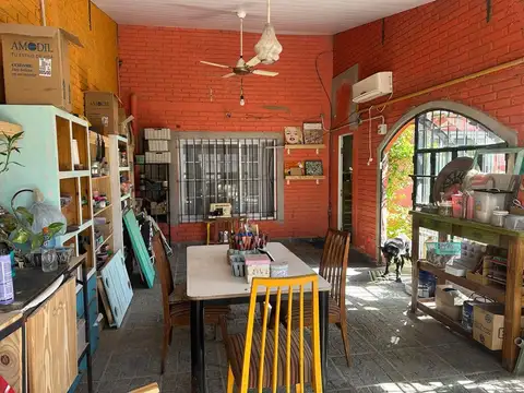 Casa 7 ambientes con 1 baño