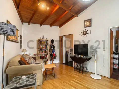 Impecable PH 3 ambientes con balcón y sin expensas