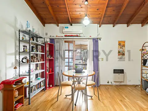 Impecable PH 3 ambientes con balcón y sin expensas