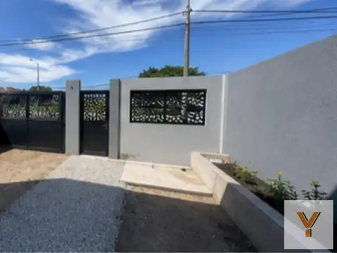 Casa en Venta - 4 Dormitorios 3 Baños - 358mts - Miramar