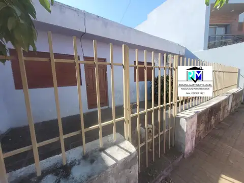 Oportunidad casa a restaurar amplio patio