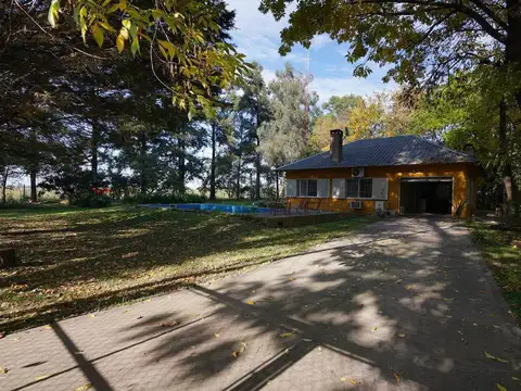 VENTA QUINTA 3 AMBIENTES PISCINA GARAGE LIBERTAD