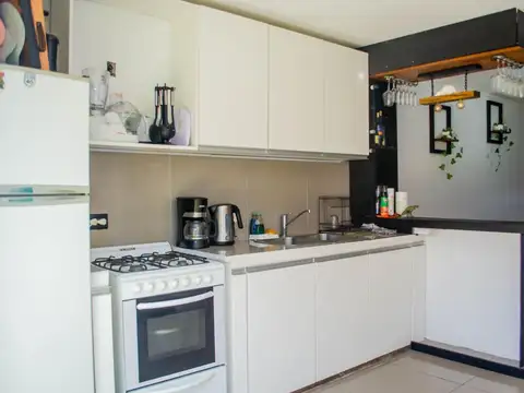 Casa 2 ambientes con 1 baño