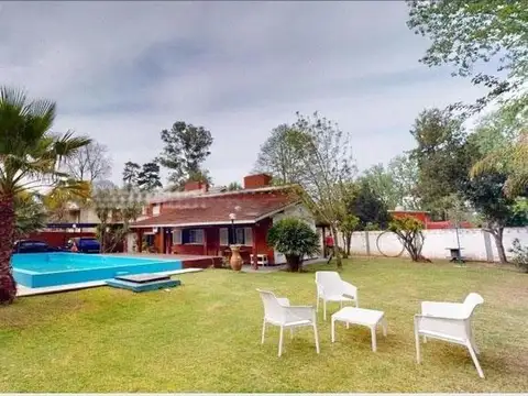Casa en venta - 4 dormitorios 3 baños - quincho pileta parrilla - 1500mts2 - Tortuguitas