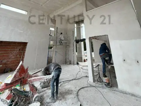 Casa 4 ambientes con 4 baños