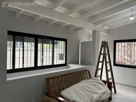 Casa 6 ambientes con 2 baños
