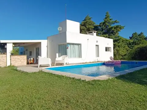 VENTA CASA 5000mTERRENO DOS HABITACIONES PILETA