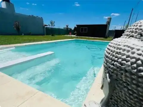 Venta Altos de Piñero Lote con construcción Monoambiente Pileta OPORTUNIDAD!!!