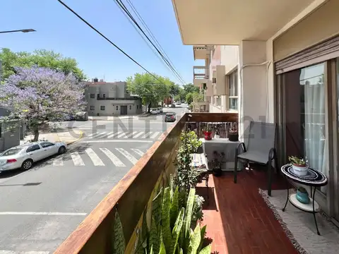 Depto 3 ambientes luminoso c/ balcón