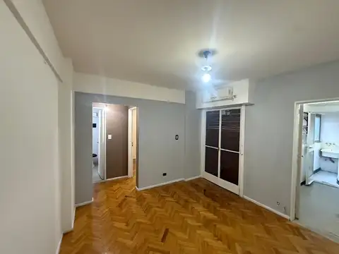 Solis 1000, Piso 1