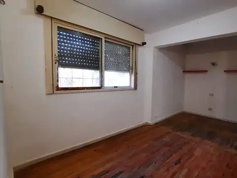 CASA EN VENTA 3 AMB JOSE C PAZ A RECICLAR