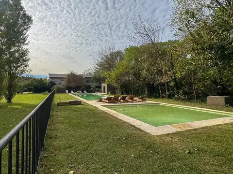 Casa en Venta con 1 cochera