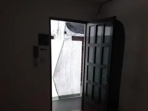 DPTO 2 AMB. 1ER PISO CONTRAFRENTE