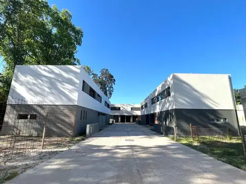 Casa a estrenar 3 dormitorios, galería, patio - Morrison 8900 - Fisherton Rosario | Venta