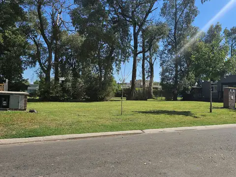 Pilar del este; Barrio cerrado Santa Elena ,BO. Sta. Elena 1600